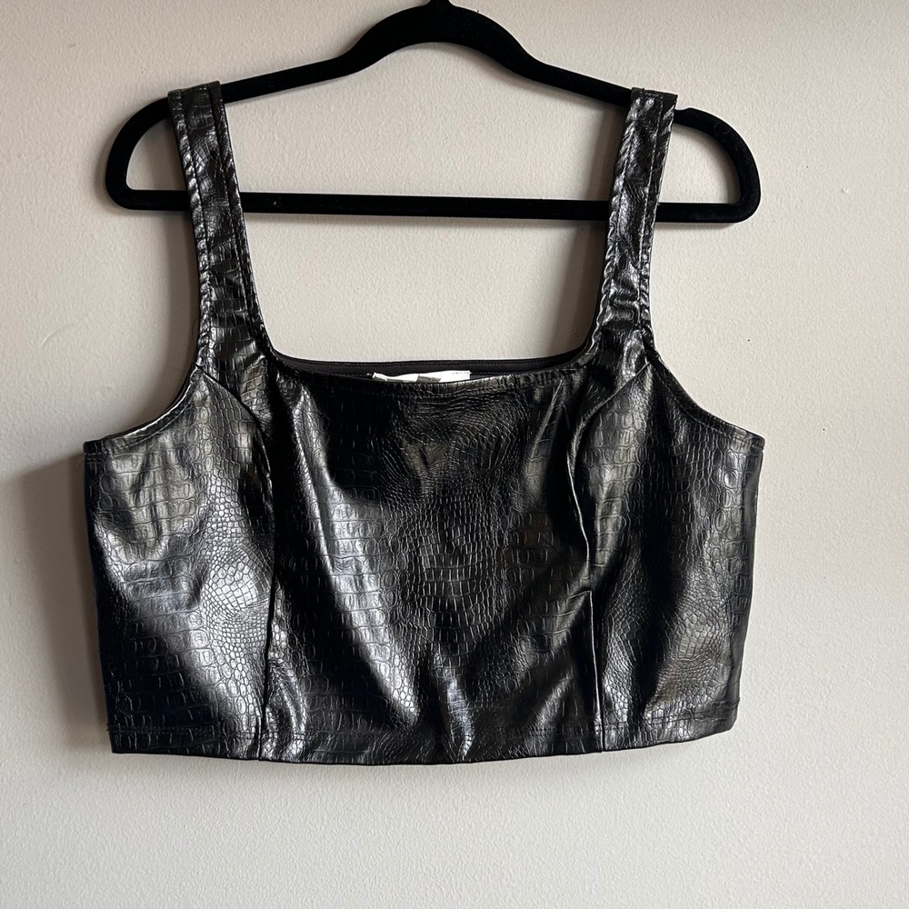 Pink Rose Womens Black Croc Embossed Faux Leather Crop Top Square Neck